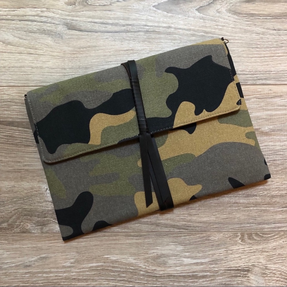 Bellamy clutch by Stella & Dot